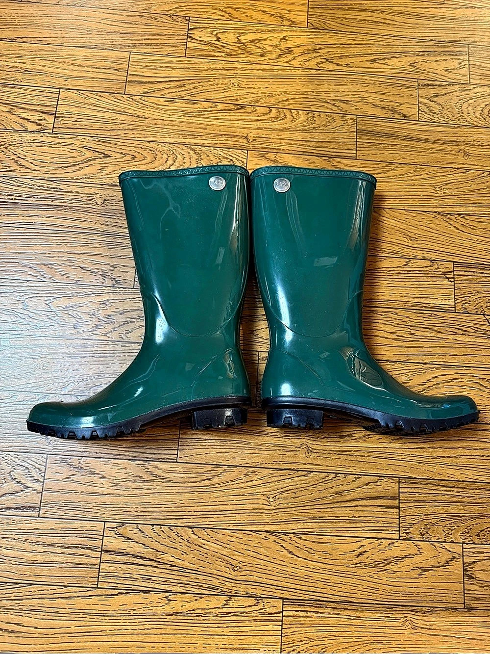 UGG Rain Boots in Hunter Green size 8